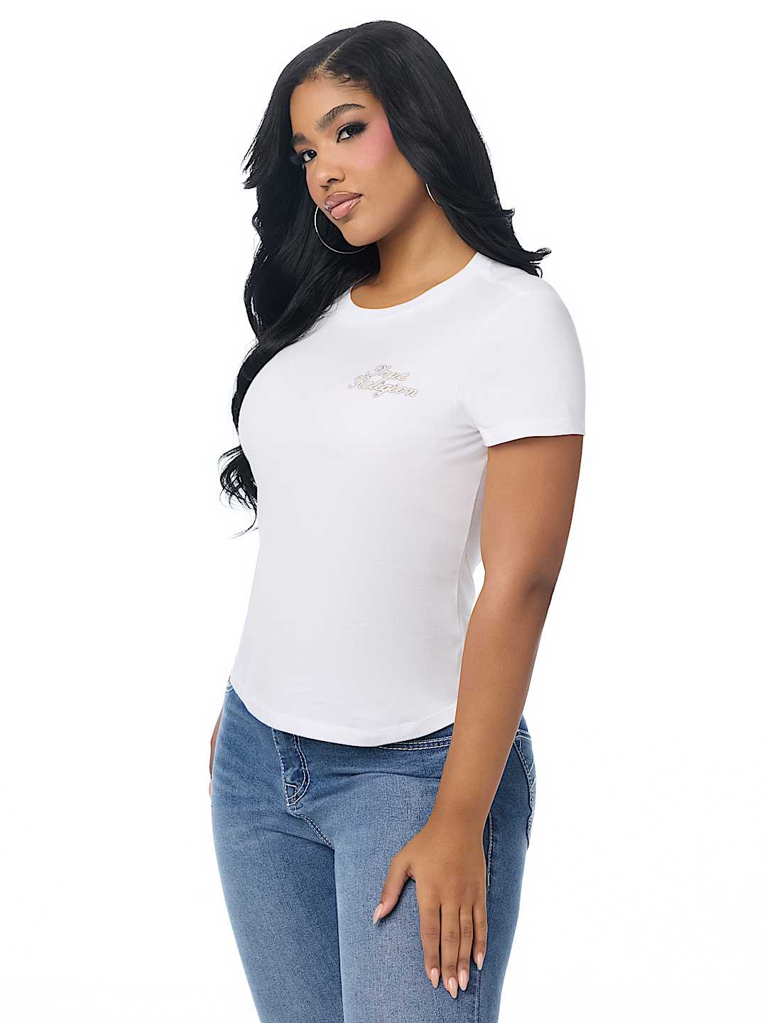 EMBROIDERED HEART CREWNECK TEE