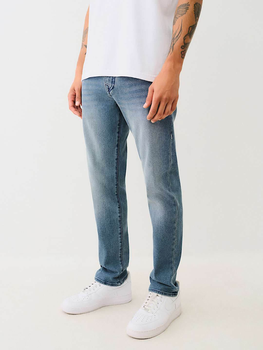 【TRUE RELIGION】スリムフィット♪Geno BIG T ジーンズ GENO BIG T SLIM JEAN - Light Frostbitten Wash | True Religion