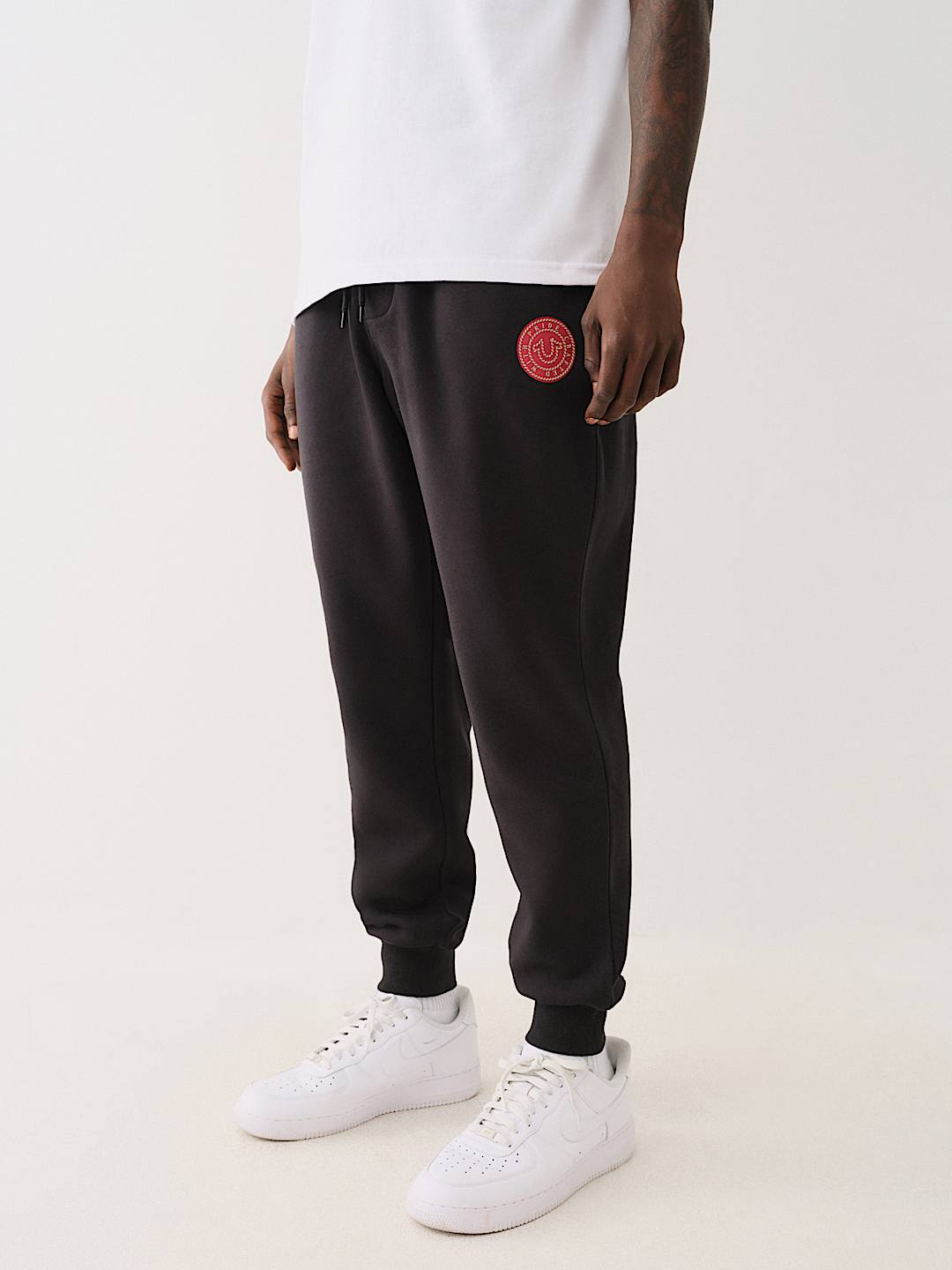 ROPE CREST GRAPHIC JOGGER