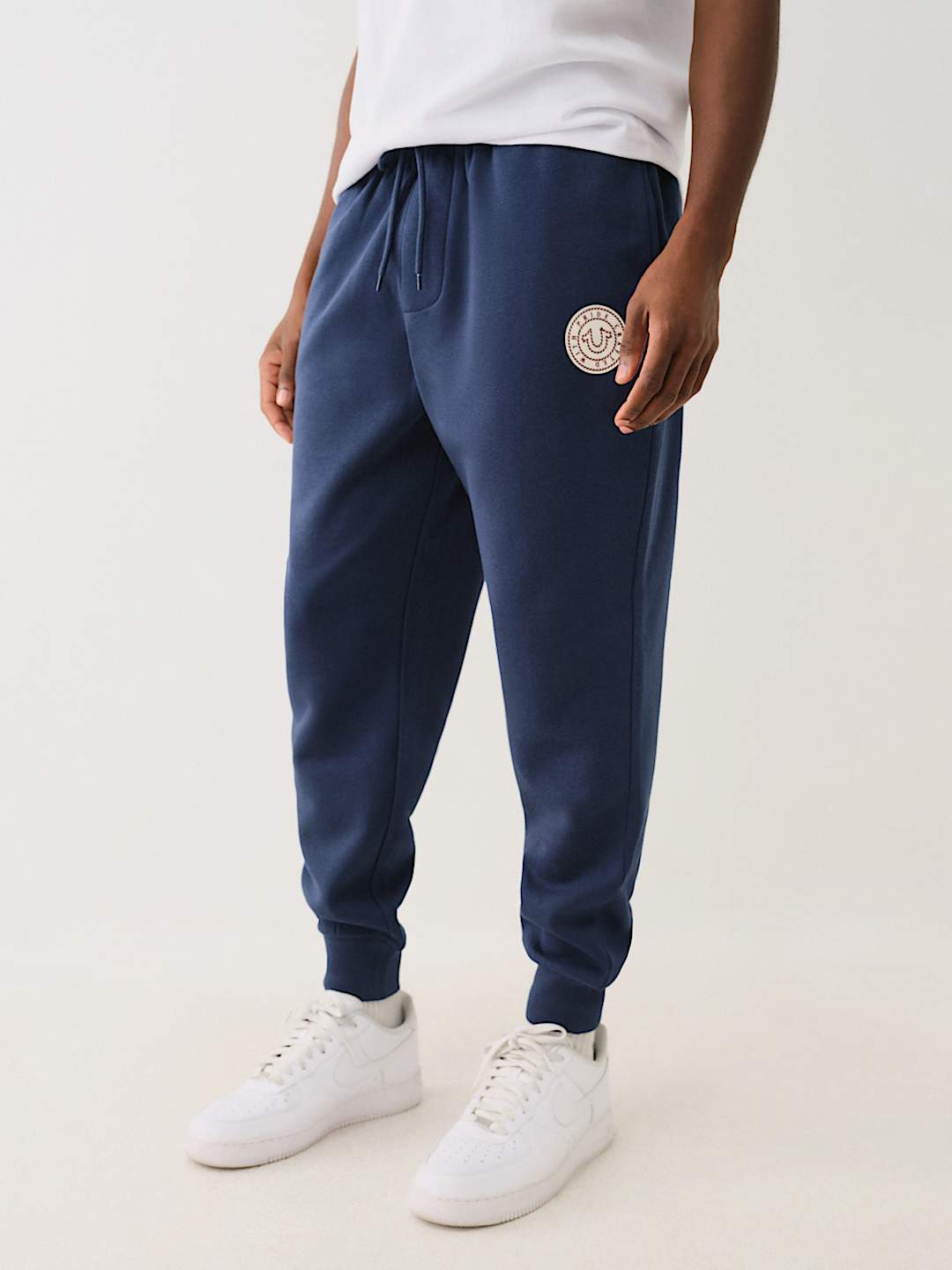 ROPE CREST GRAPHIC JOGGER, image 1