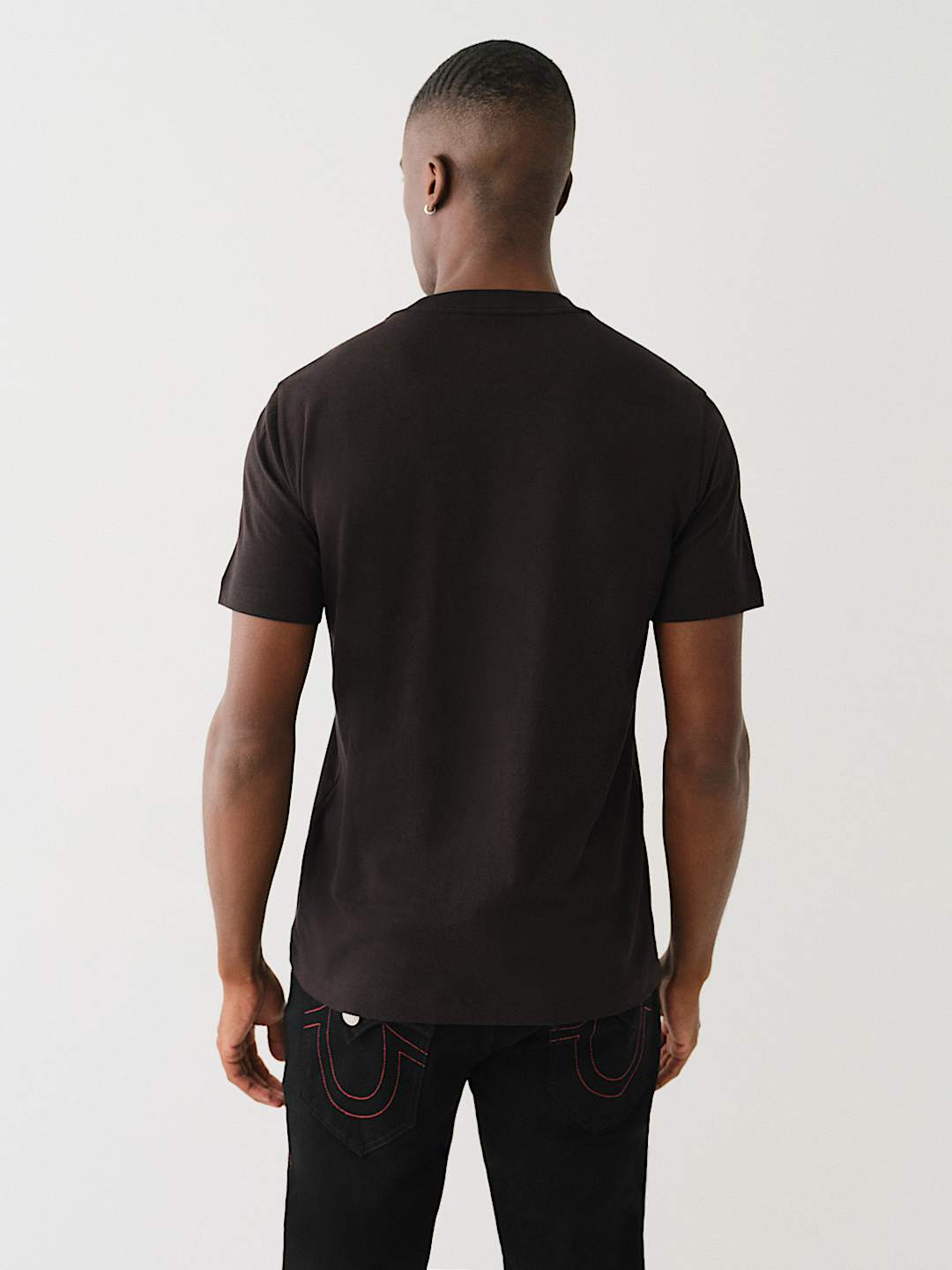 【TRUE RELIGION】ダイナミックなバックプリントロゴ♪Tシャツ黒 CAVIAR HORSESHOE LOGO TEE - Black | True Religion