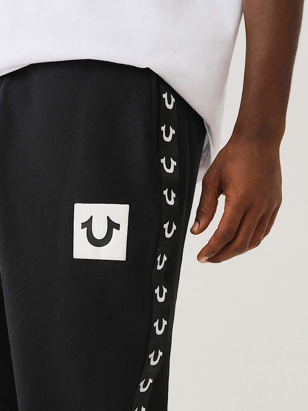 LOGO TAPE TRIM JOGGER, image 4