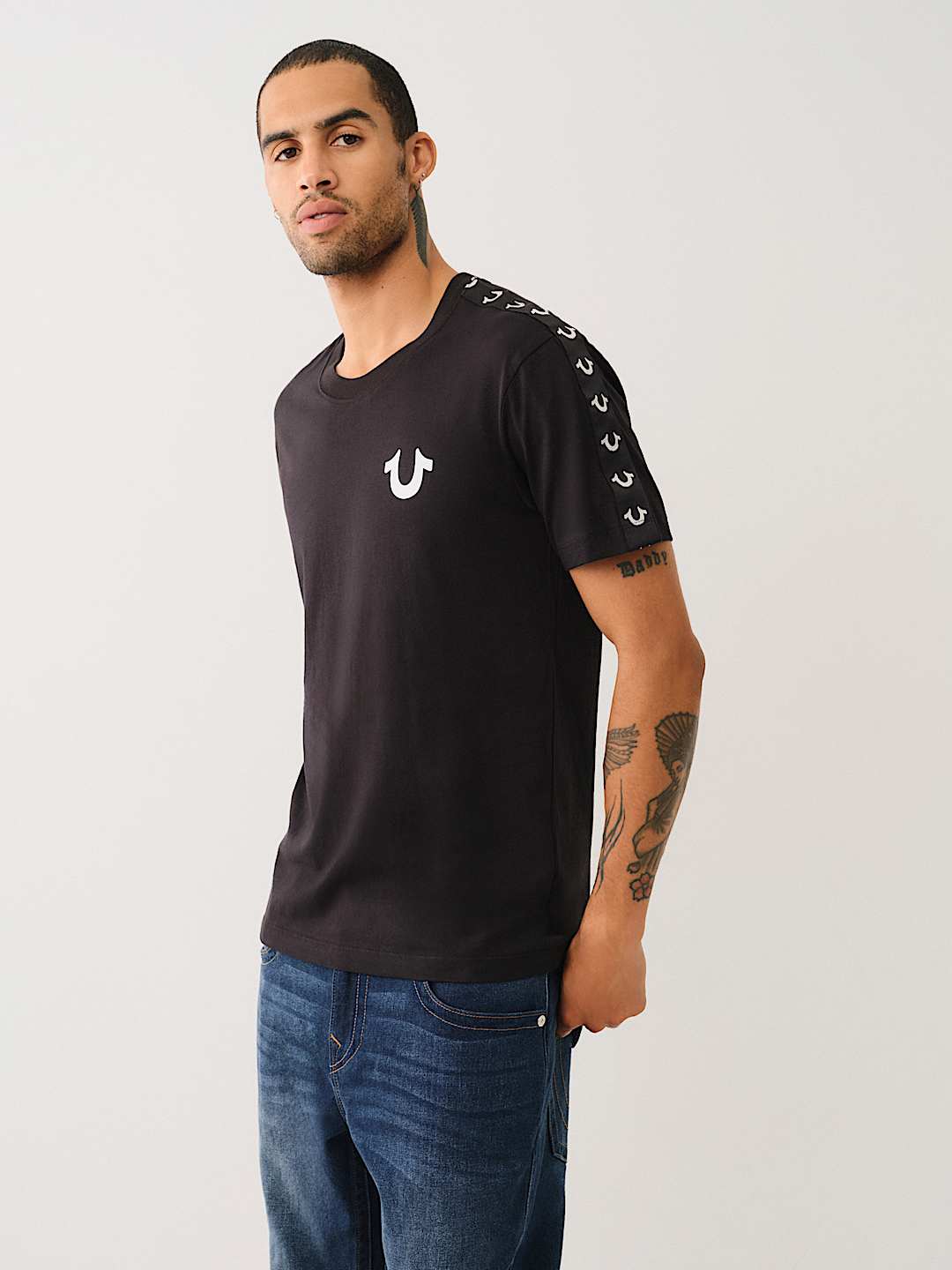 HORSESHOE TAPE TRIM TEE , image 1
