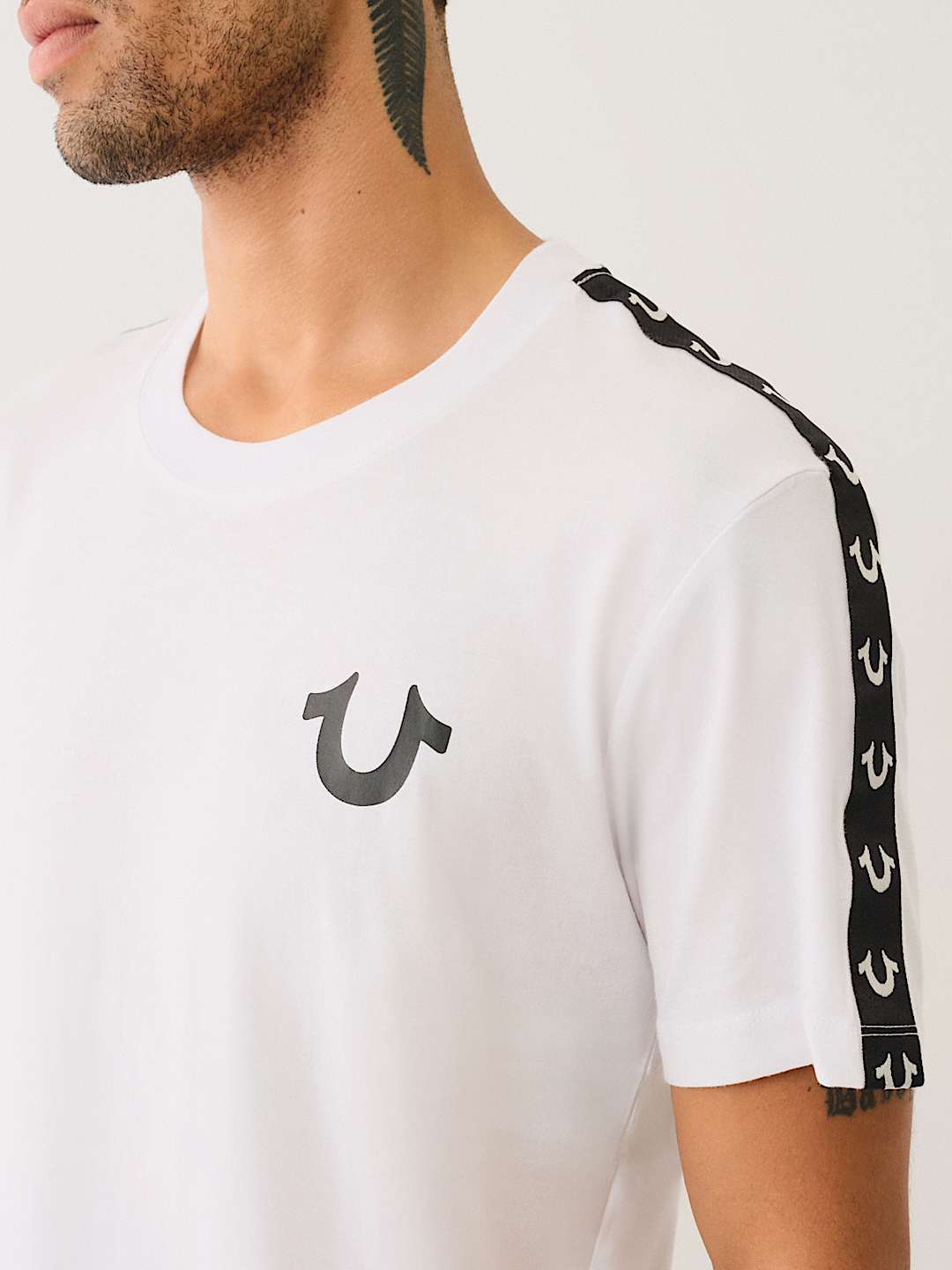 HORSESHOE TAPE TRIM TEE , image 1
