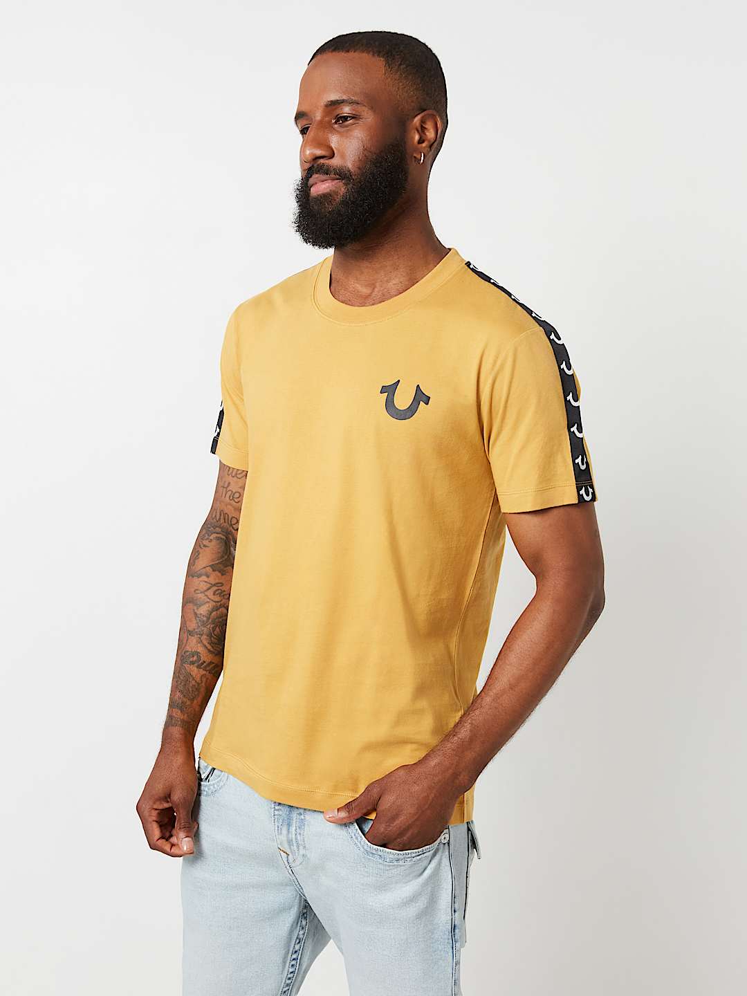 HORSESHOE TAPE TRIM TEE , image 4
