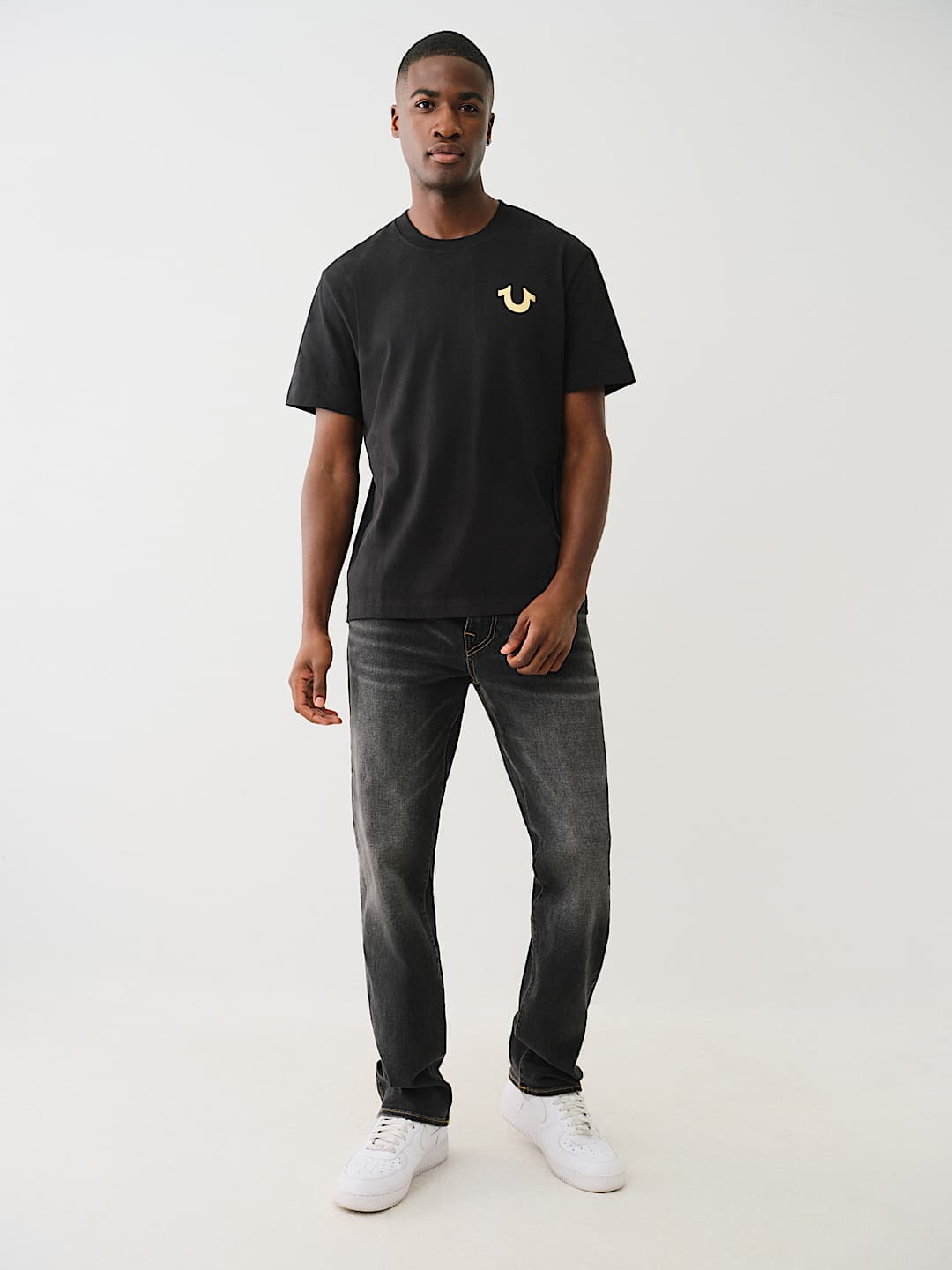 CAMISETA DE CUELLO REDONDO CON LOGOTIPO MET&Aacute;LICO DE BUDDHA ESTAMPADO