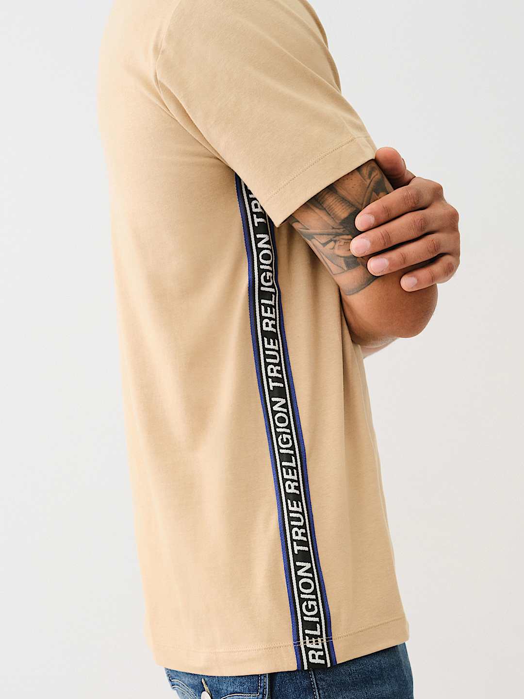 TRUE RELIGION CONTRAST TAPING TEE, image 3