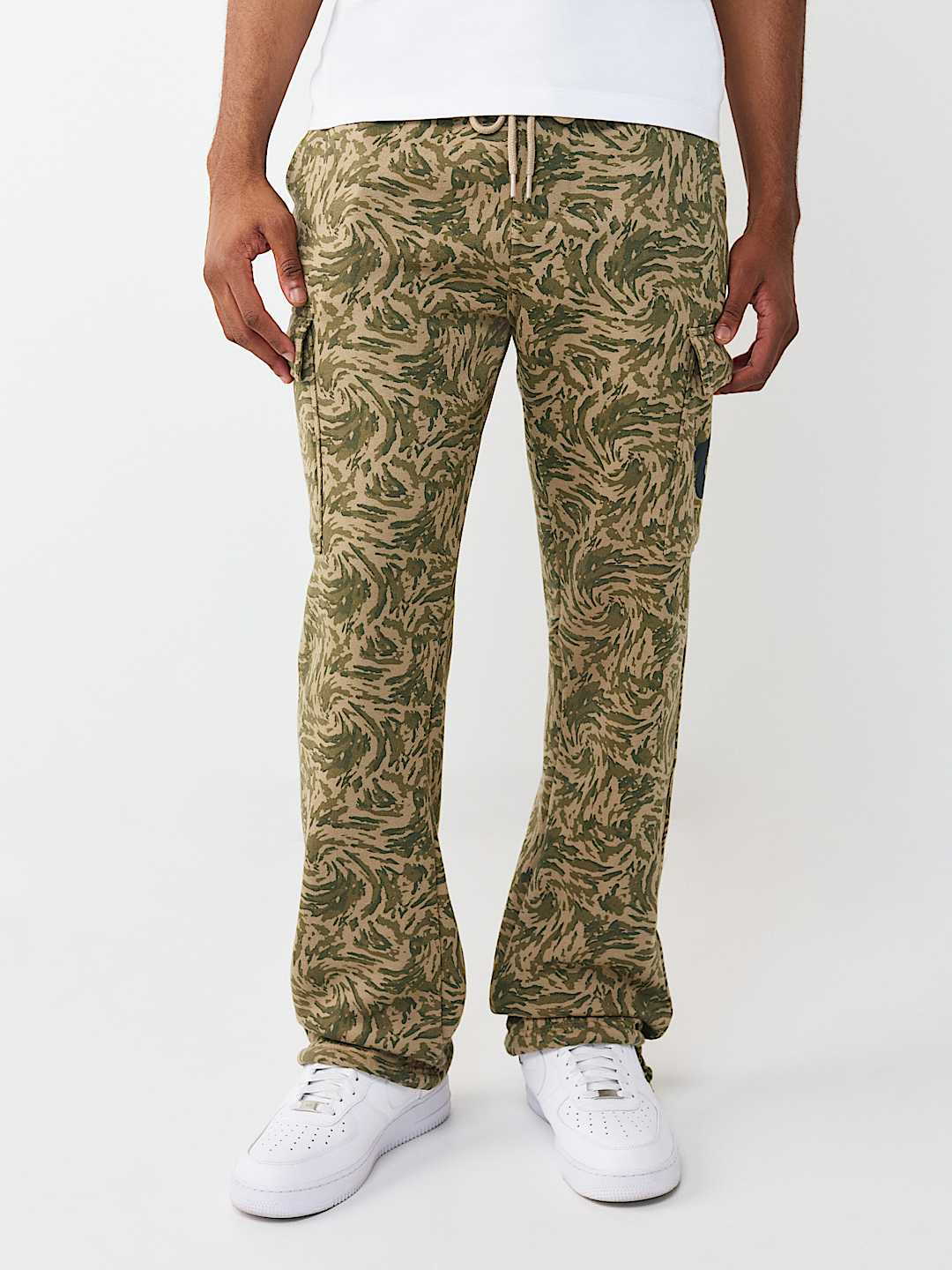 CAMO ALLOVER PRINT CARGO FLEECE PANT