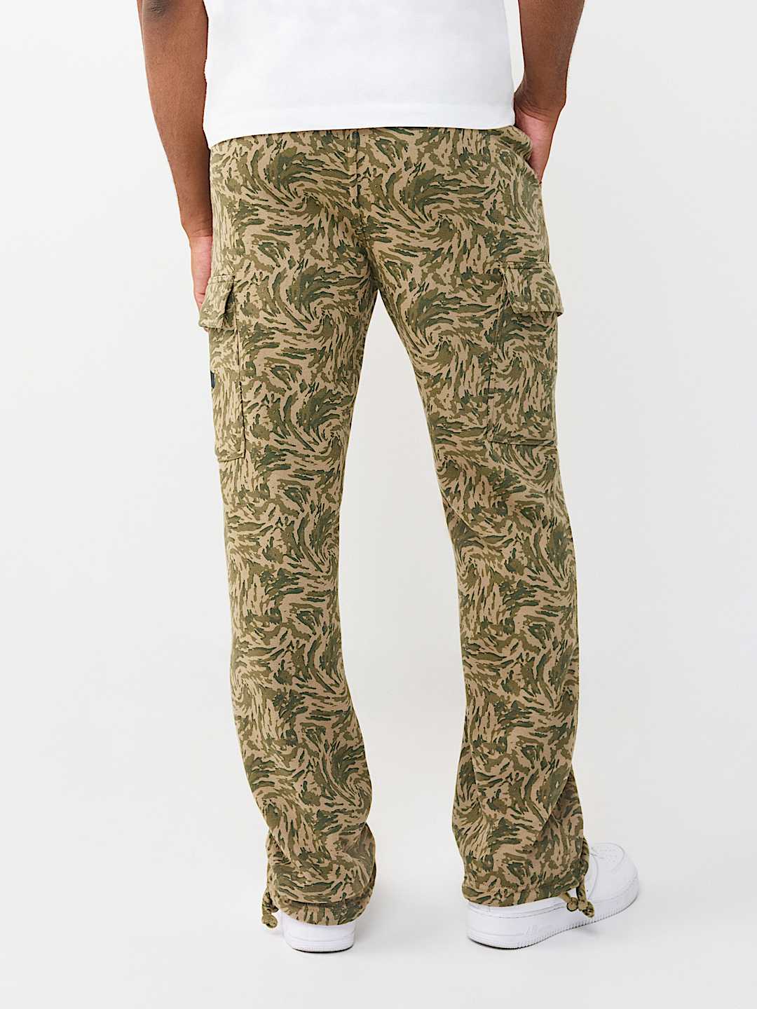 CAMO ALLOVER PRINT CARGO FLEECE PANT