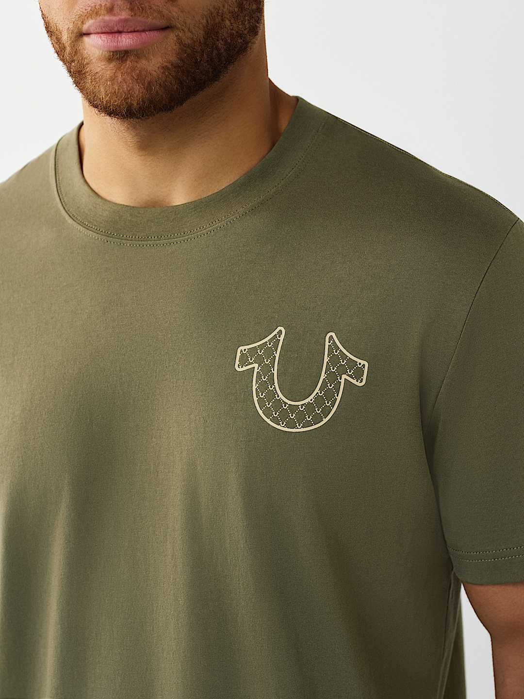 FILLED HORSESHOE SCRIPT GRAPHIC TEE
