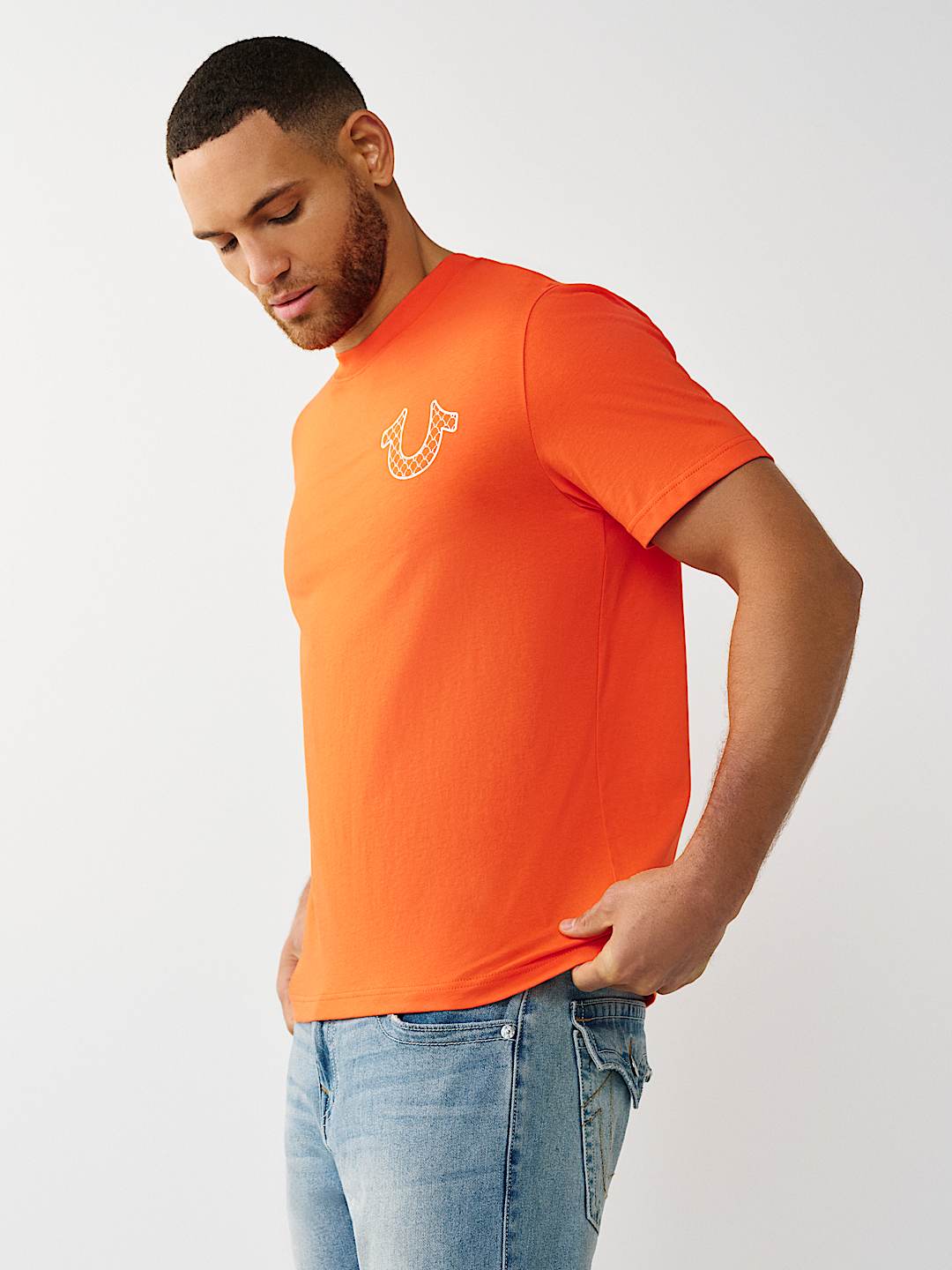 CAMISETA CON GR&Aacute;FICO DE HERRADURA RELLENA CON LETRAS, image 3