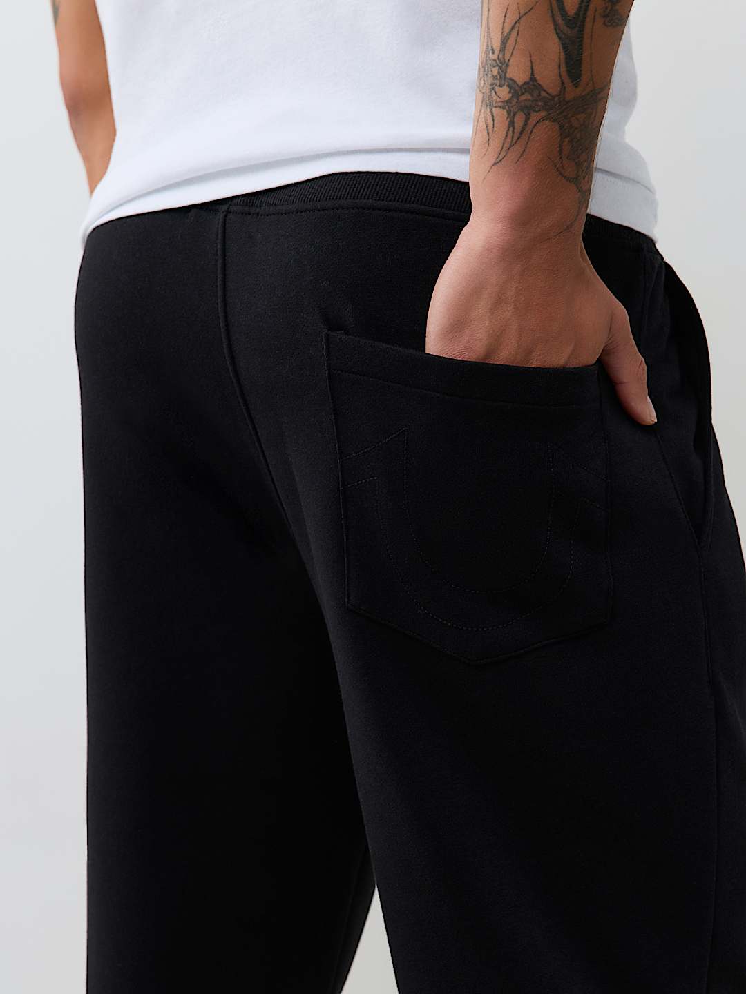 WORLD TOUR SWEATPANT