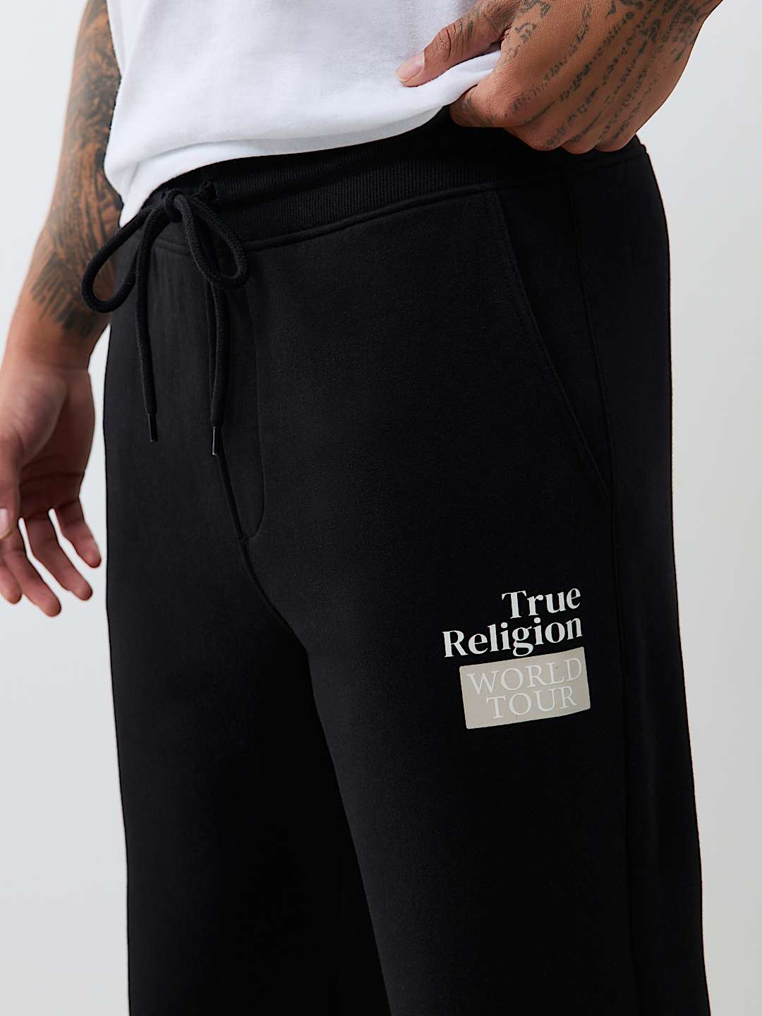 WORLD TOUR SWEATPANT