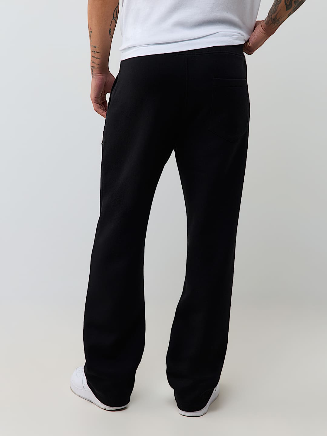 WORLD TOUR SWEATPANT