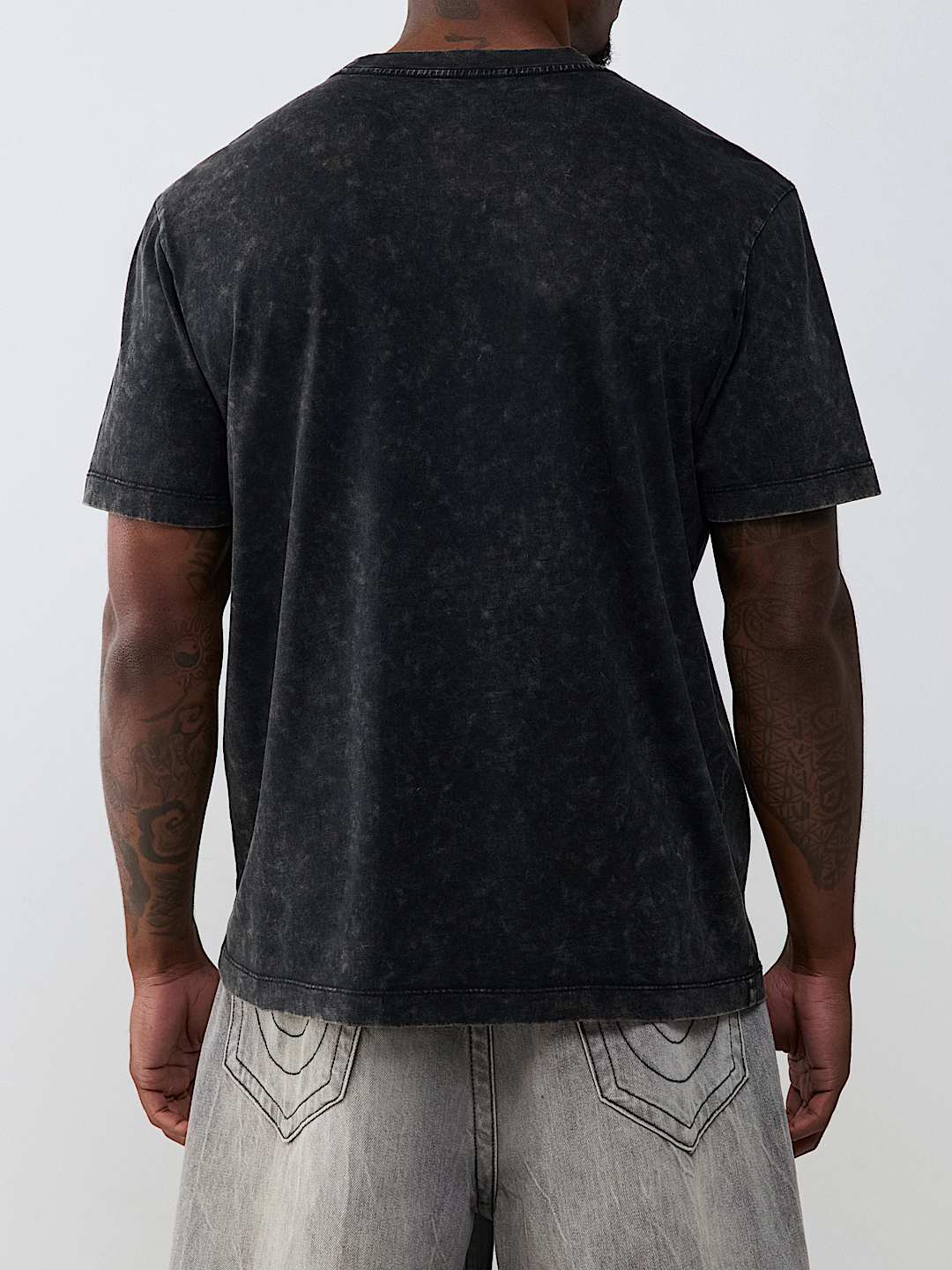 WASHED HORSESHOE TEE