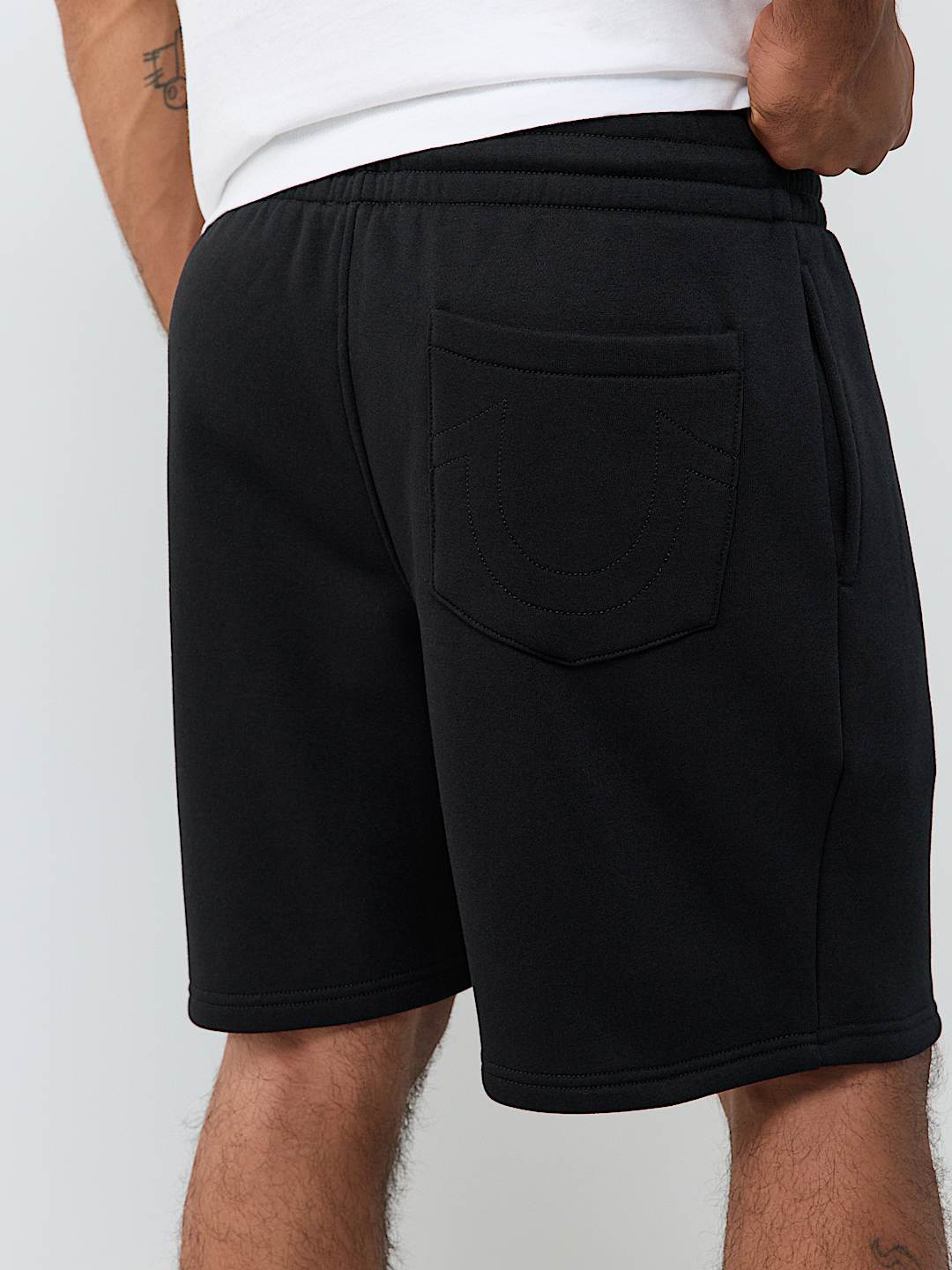 SHORT AVEC LOGO GONFL&Eacute;