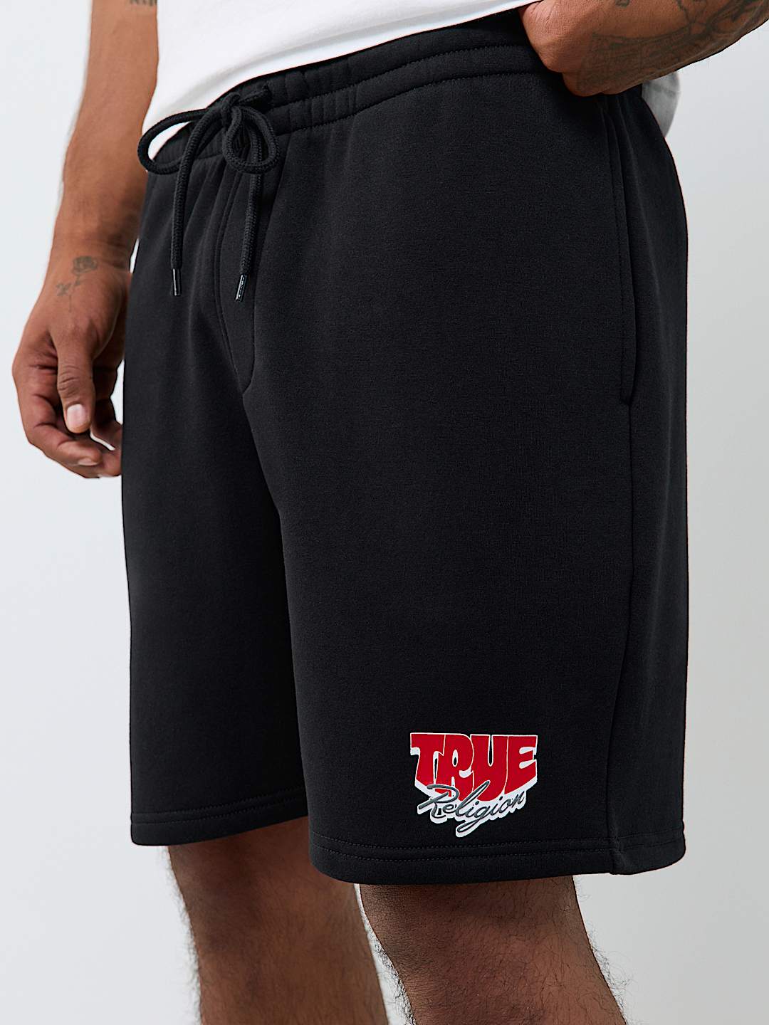 SHORT AVEC LOGO GONFL&Eacute;