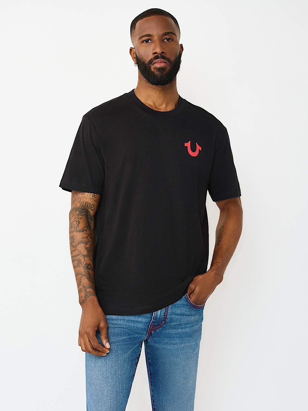 EMBROIDERED WORLD TOUR HORSESHOE TEE