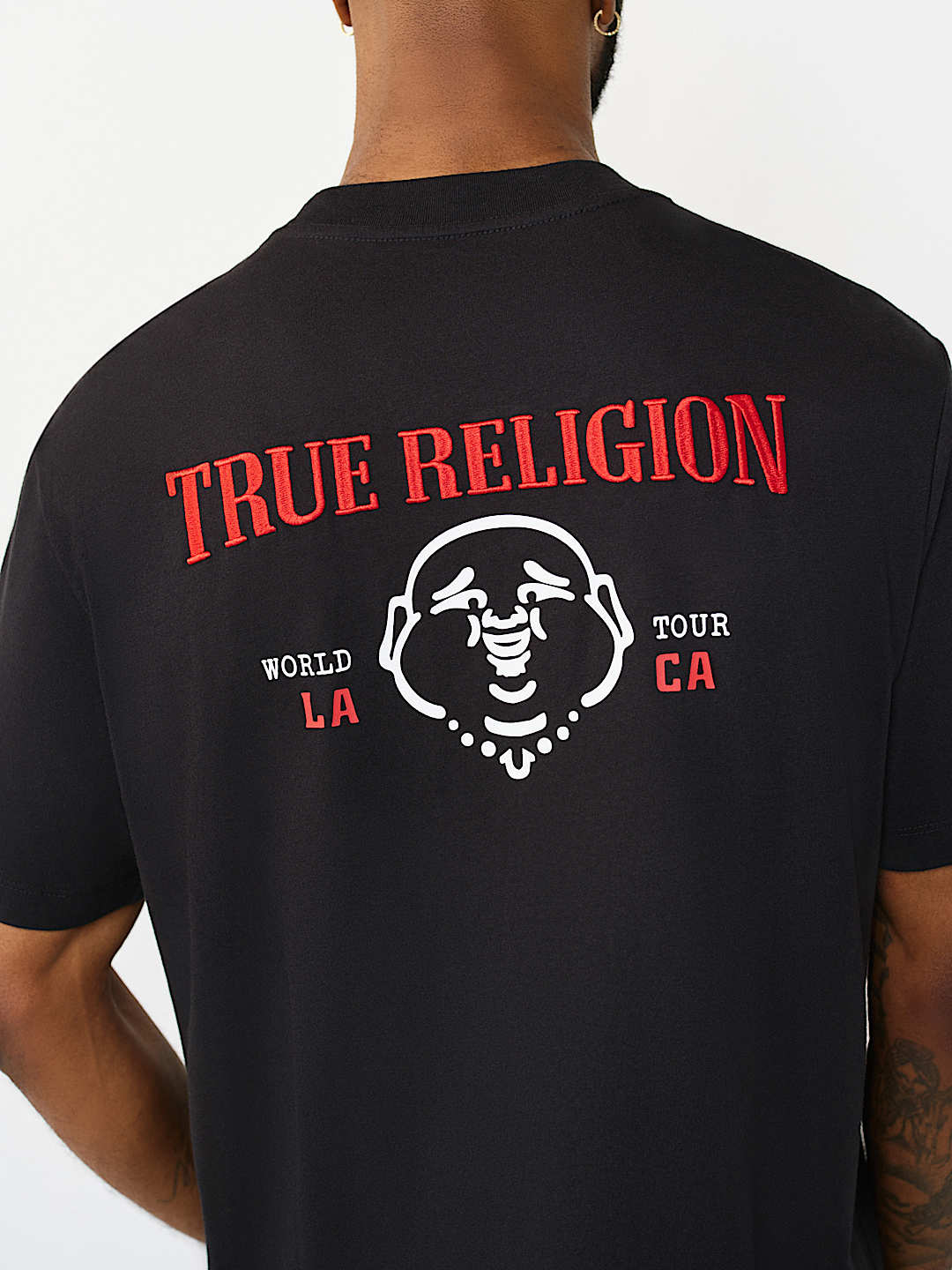 EMBROIDERED WORLD TOUR HORSESHOE TEE