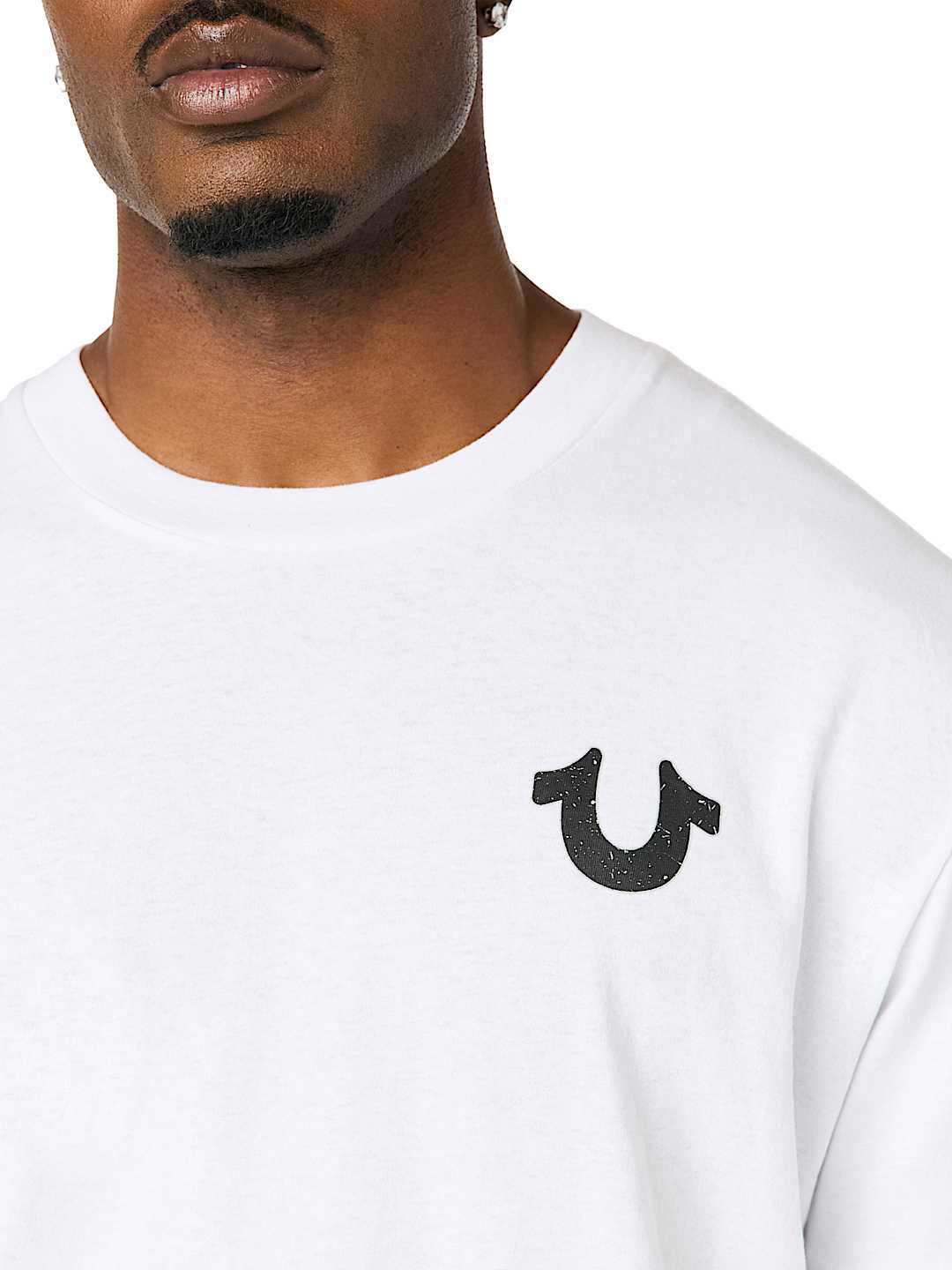 DISTRESSED HORSESHOE TEE