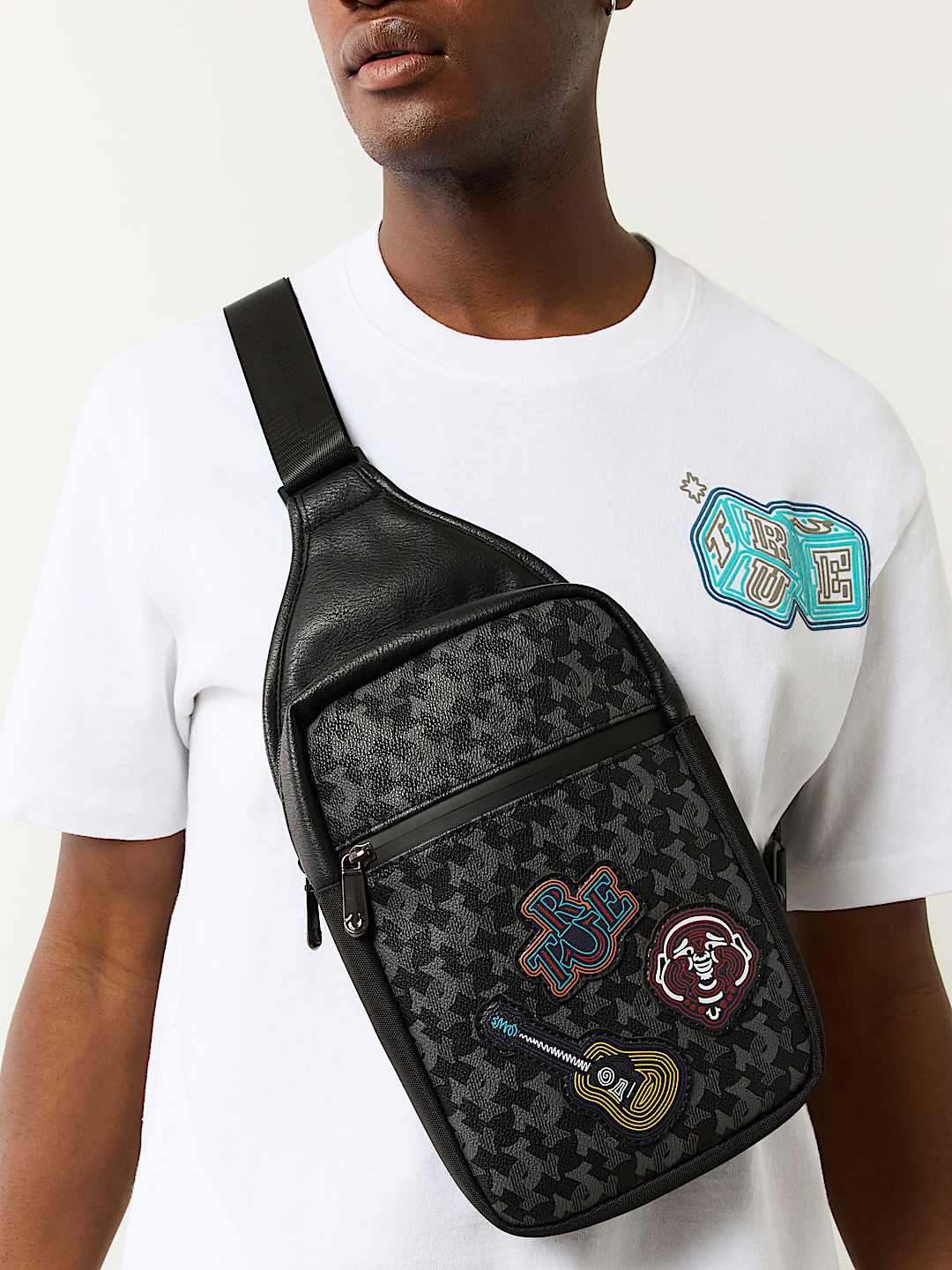 PATCH PU SLING BAG