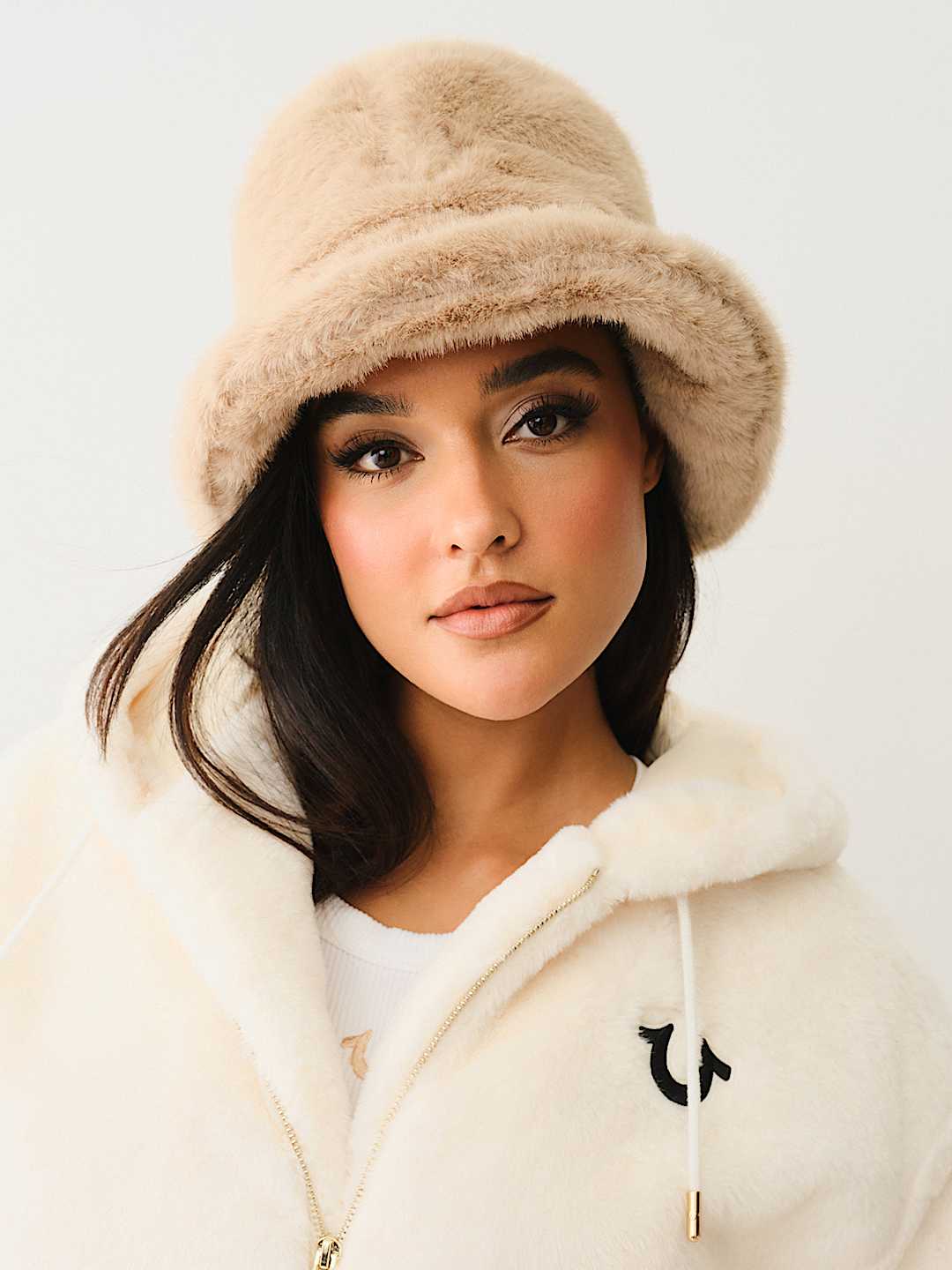 SOMBRERO DE CUBO DE PIEL SINT&Eacute;TICA, image 1