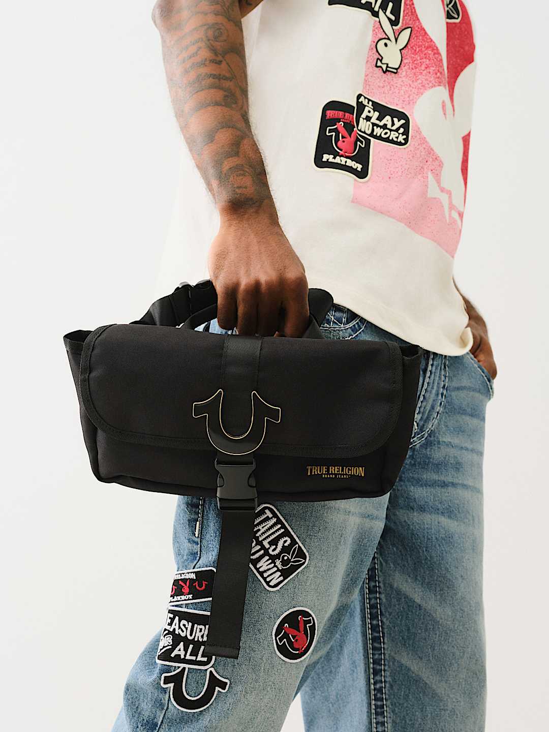 HORSESHOE FLAP SLING BAG