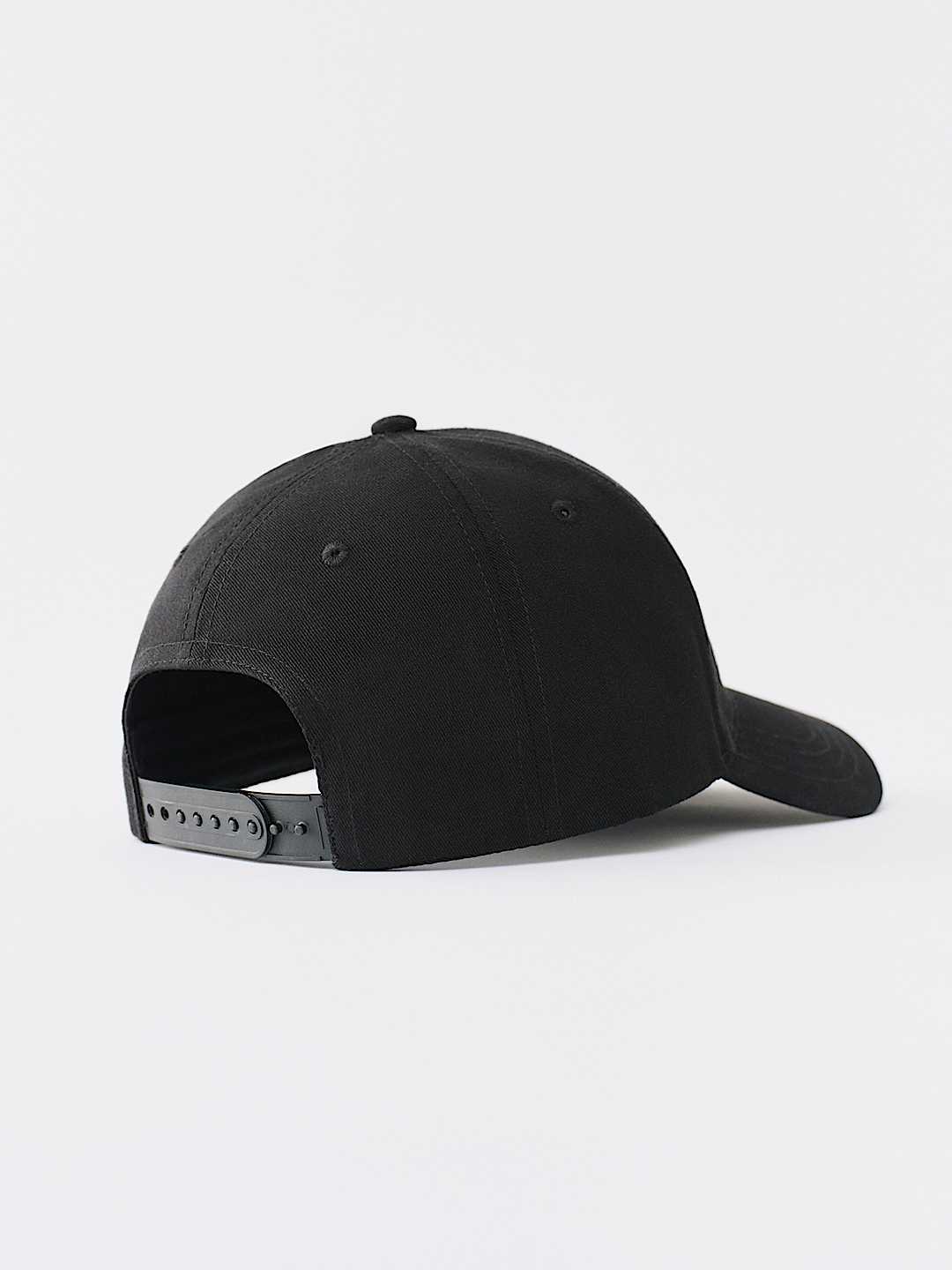 【TRUE RELIGION】★キャップ★ HORSESHOE TRUCKER HAT HORSESHOE TRUCKER HAT | True Religion