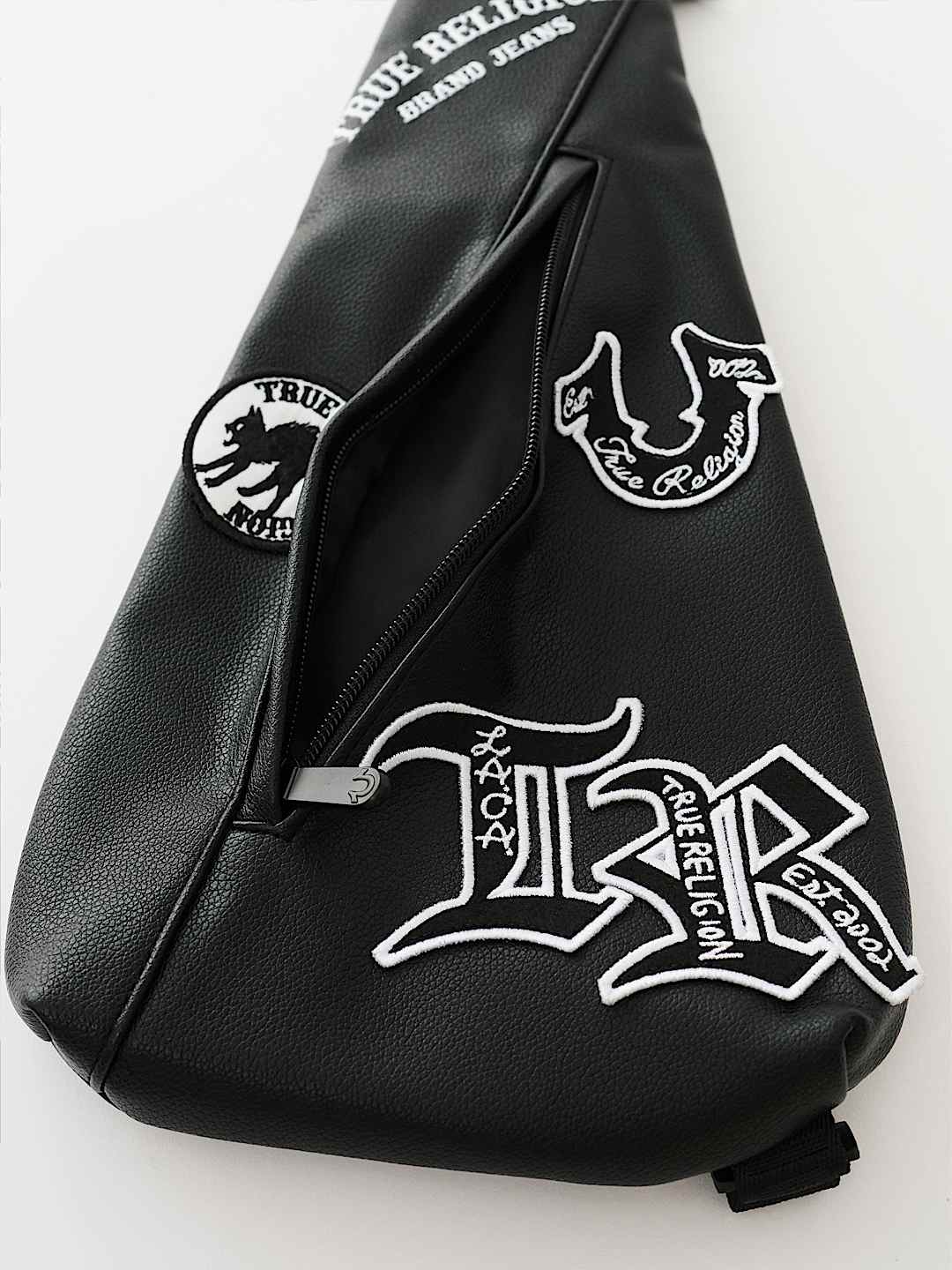 LOGO PATCH SLING BAG, image 5