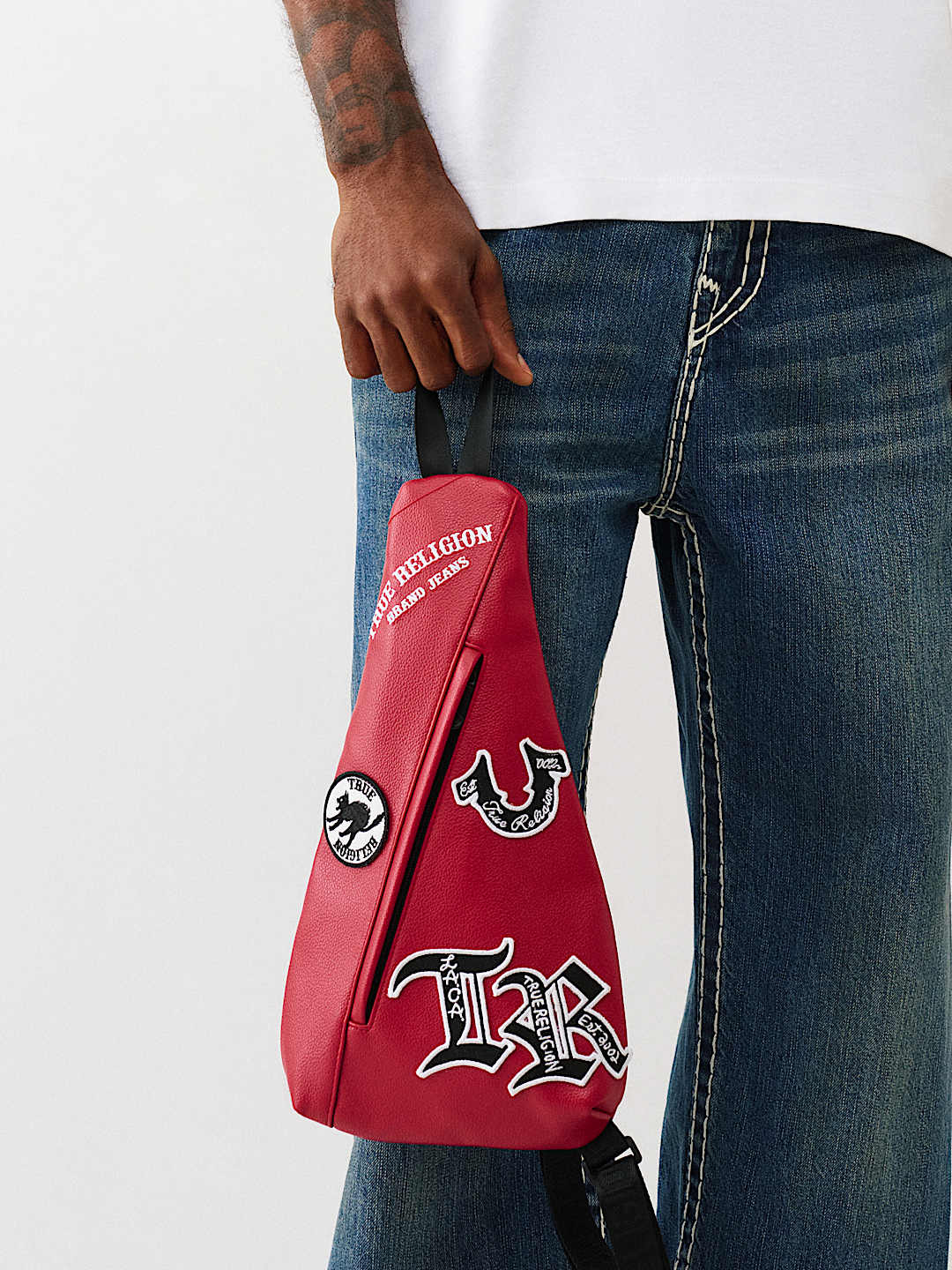 LOGO PATCH SLING BAG, image 2