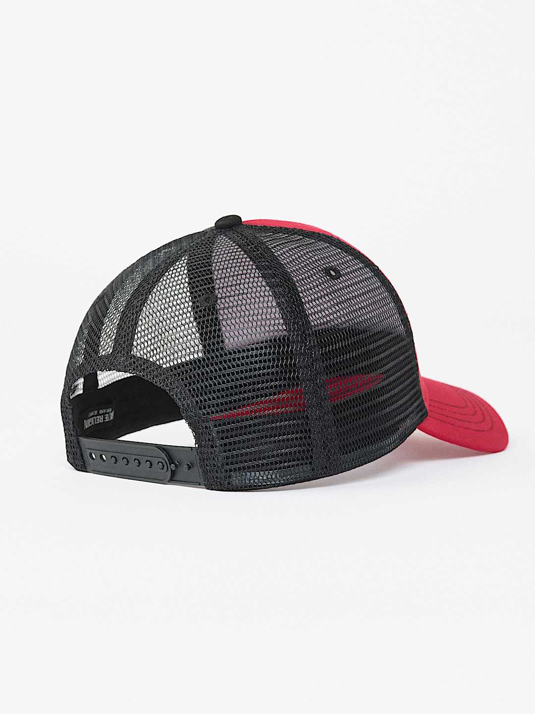 GORRA CON HERRADURA Y CRISTALES
