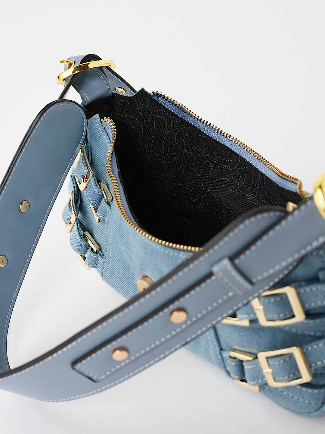 BOLSO DE MANO CON HEBILLA DE HERRADURA, image 5