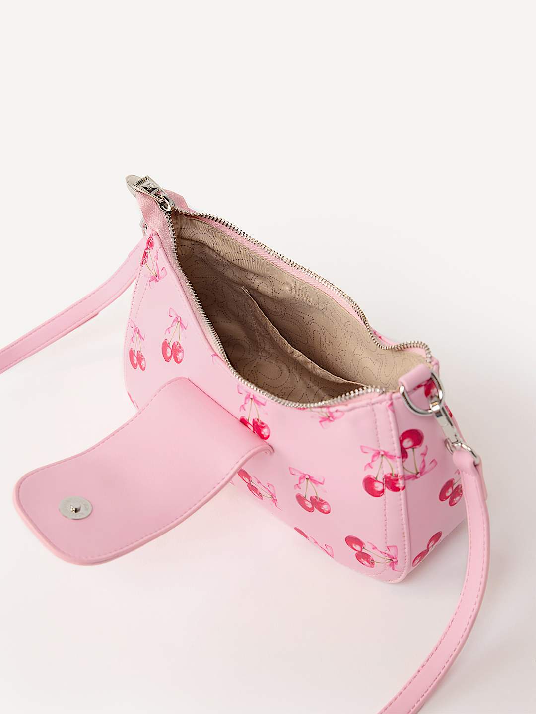 HORSESHOE CHERRY FLAP HANDBAG