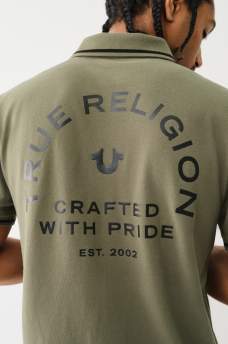 CAMISETA TIPO POLO CON LOGOTIPO