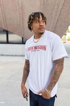 PAINTED HORSESHOE RELAXED TEE, image 2