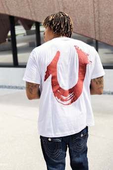 PAINTED HORSESHOE RELAXED TEE, image 1