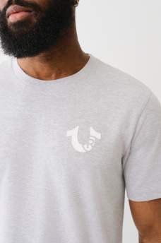 HORSESHOE FLAG PRINT TEE