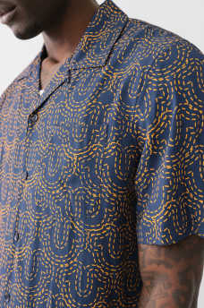 HORSESHOE STITCH CAMP COLLAR SHIRT, image 1