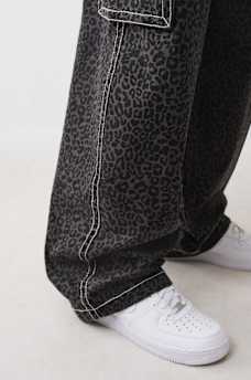 PANTALONES CARPINTEROS HOLGADOS BIG T DE LEOPARDO, image 6