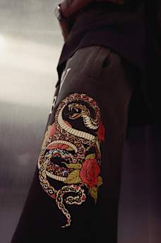MIKEY FLORAL SNAKE BAGGY AF SWEATSHORT