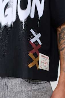 GRAFFITI LOGO BOXY TEE