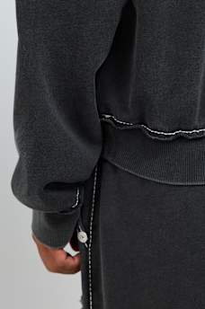 APPLIQU&Eacute; BIG T BOXY HOODIE