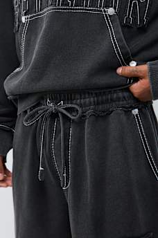 LOGO APPLIQU&Eacute; BIG T BAGGY SWEATPANT