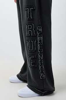LOGO APPLIQU&Eacute; BIG T BAGGY SWEATPANT