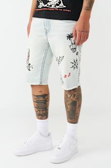 ROCCO BIG T DOODLE FRAYED HEM FLAP SHORT