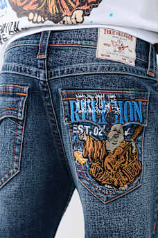 RICKY EMBROIDERED FLAP SHORT