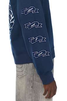 HORSESHOE CREST RELAXED CREWNECK