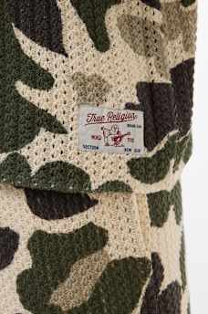CAMISA EXTRAGRANDE DE TEJIDO ABIERTO CON CAMUFLAJE, image 6