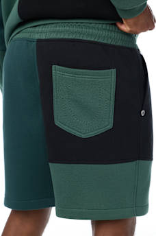 SPLICED FLEECE SHORT