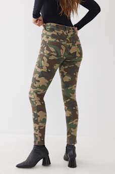 JENNIE CAMO CURVY SKINNY JEAN